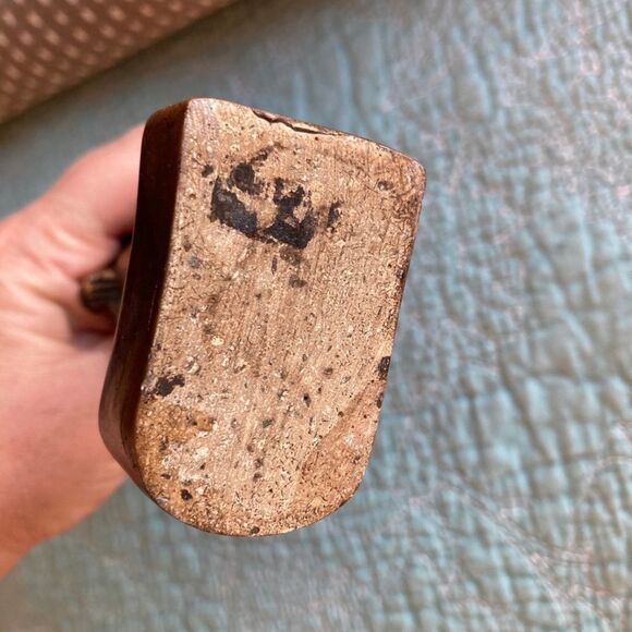 Hand Carved Soap-Stone 12”Egyptian Goddess Statue - Picture 5 of 6